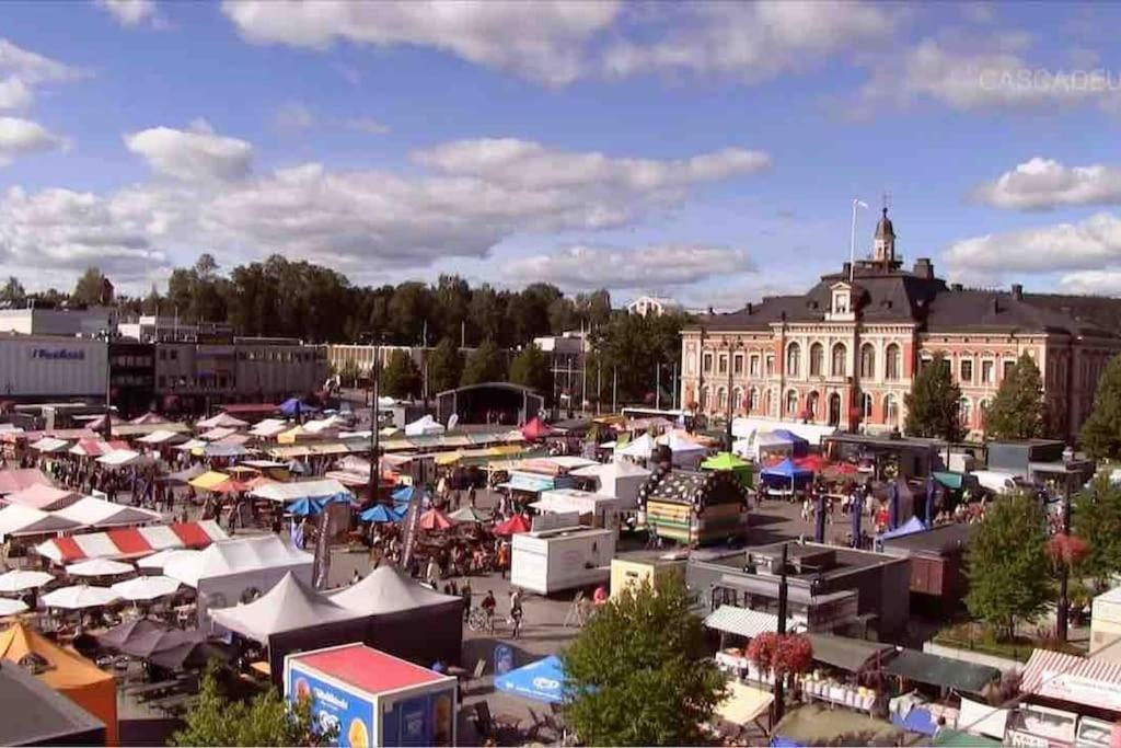 Mukava Saunallinen Kaksio Omalla Sisaeaenkaeynnillae Ja Ilmaisella Autopaikalla Куопио Экстерьер фото